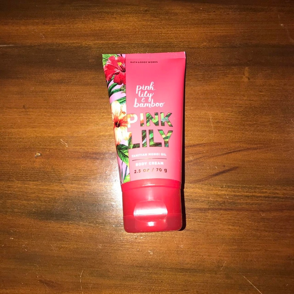 🌻 3 for $15! 🌻 Bath and Body Works Pink Lily and Bamboo Body Cream- 2.5 Oz